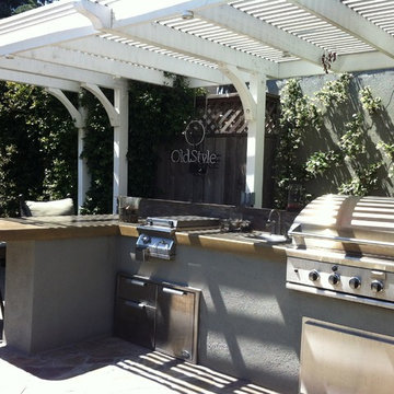 Outdoor BBQ Areas  & Fireplaces