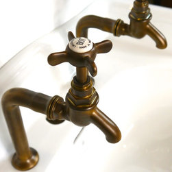 Luxury Taps/Faucets and Fittings. - Bathroom Sink Taps
