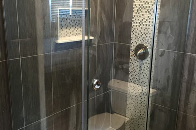 Sliding shower doors