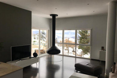 Cette image montre une maison design.