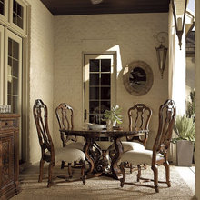 Breakfast nook dining