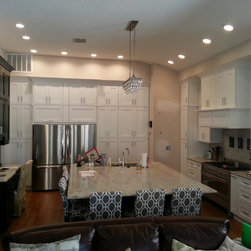 CONTEMPORARY SHAKER KITCHEN (CELEBRATION, FL) - Kitchen Cabinetry