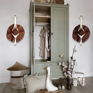 Terracotta Ceramic Wall Hat – Rustic Entryway Decor