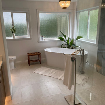 Westwood Plateau En suite Bathroom
