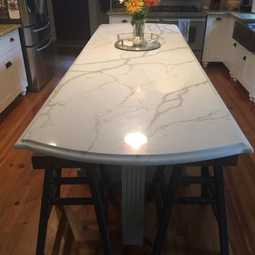 Eye-Catching Calacatta Quartz Island With Ogee Edge