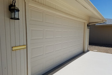 Inspiration for a timeless garage remodel in Phoenix