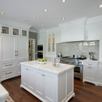 Center Island With Sink Adds to Preperation Space