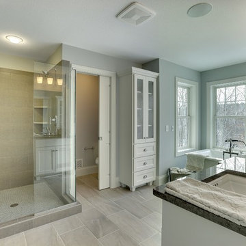 Master Bathroom – Discover Crossing Model