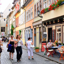 Houzz Tour: The Romance of Living on the Historic Merchants’ Bridge