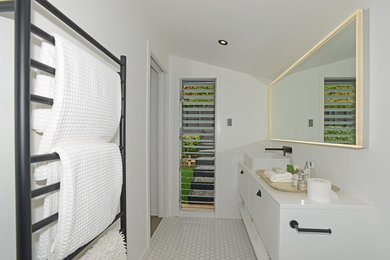 Example of a trendy bathroom design in Auckland