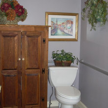 Bathroom decor and floral arrangements