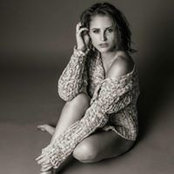 Julie Janus's photo