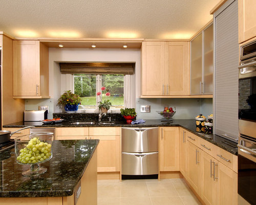 lighting idea for above kitchen cabinet