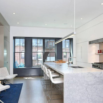 Sleek Modern Style Pendant Light: Elegant Lighting.