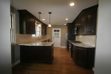 Elegant kitchen photo in Chicago