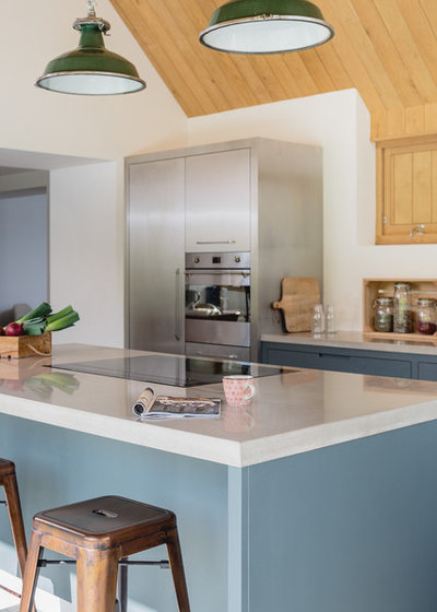 Contemporary Kitchen by Sustainable Kitchens