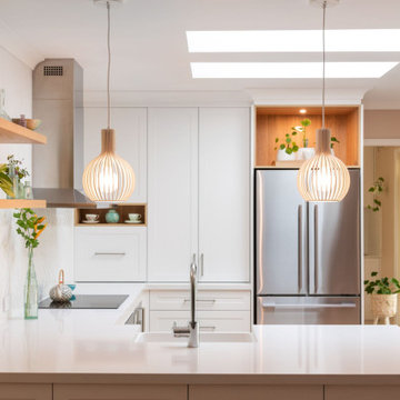 Traditional Light-Filled Arana Hills Kitchen