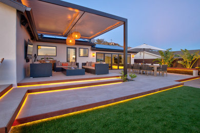 Inspiration for a modern patio remodel in Santa Barbara