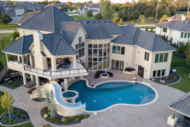 Inspiration for a transitional home design remodel in Dallas