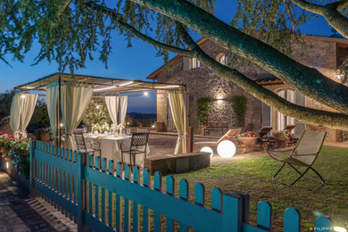 Immagine di un patio o portico mediterraneo