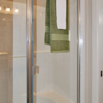 Solento - Master Bath - by Gallery Homes by Varriale