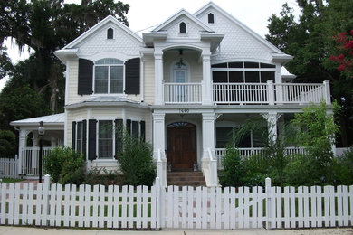 Inspiration for a coastal exterior home remodel in Orlando