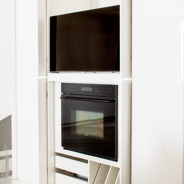 The Illusionist Modern Kitchen