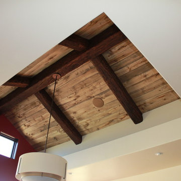 Black tea stained ceiling