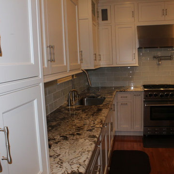 Shrock Shaker Style Cabinets, Copenhagen Granite from Vitoria-Brazil