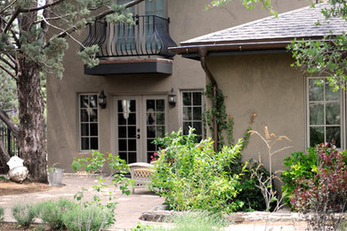 Traditional exterior home idea in Phoenix
