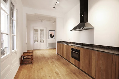 This is an example of a kitchen in Bilbao.