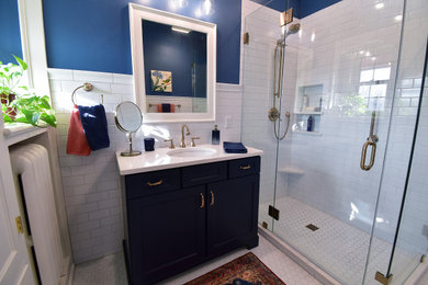 Example of a bathroom design in Milwaukee