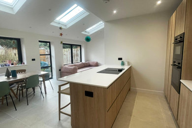 Inspiration for a modern living room in Hampshire.