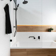 Main bathroom - Shower bath