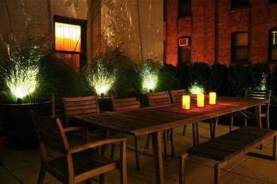 This is an example of a contemporary landscaping in New York.
