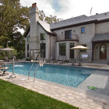 Highland Park, IL Swimming Pool and Raised Water Wall