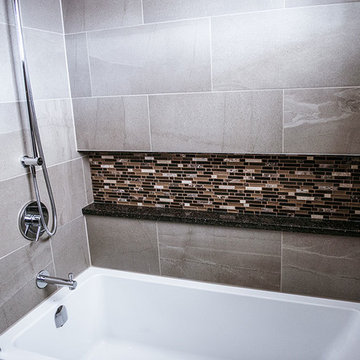 Bath/Shower Combo Alcove