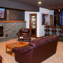 BAR/MEDIA ROOM