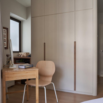 Nordic Style Home With Mid-Century Modern Furniture