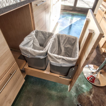 Utopian - Sleak Style with horizontal grain wood
