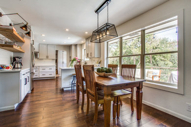 Example of a kitchen design in Austin
