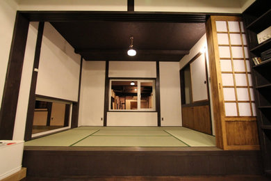 札幌にある和モダンなおしゃれなファミリールームの写真