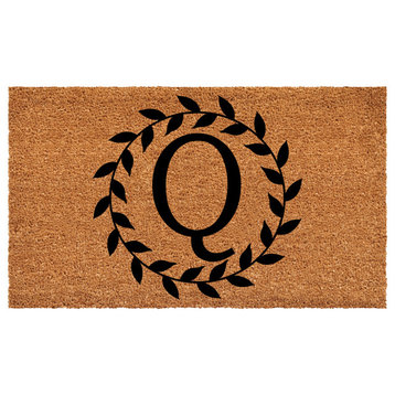 Calloway Mills Laurel Wreath Doormat, Letter Q