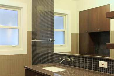 Example of a bathroom design in Chicago