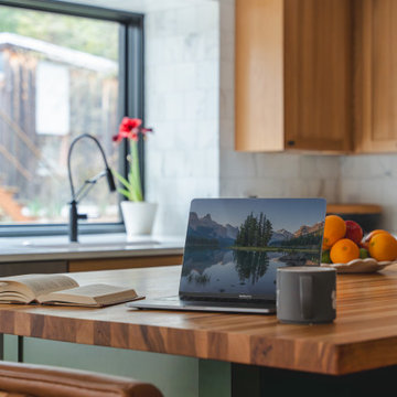 Modern Fusion: A Contemporary Kitchen and Dining Transformation