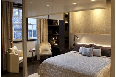 Bedroom - contemporary bedroom idea in New York