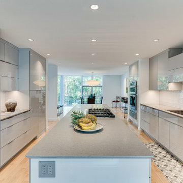 Contemporary High Gloss Kitchen Chevy Chase, MD