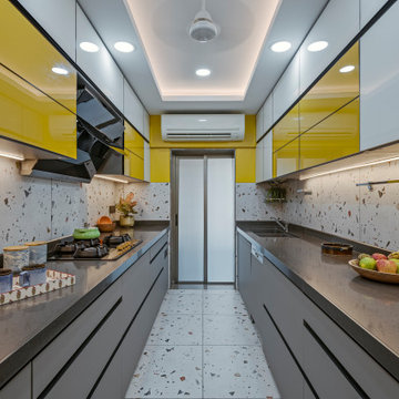 Oberoi Splendour Apartment