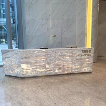 W Square, Lobby