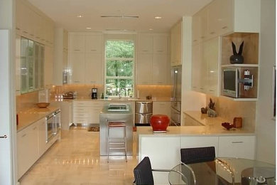 Inspiration for a contemporary kitchen remodel in Dallas
